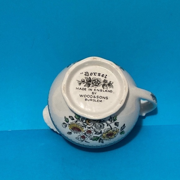 Antique Dorsey Pattern Creamer Made in England by Woods and Sons. - Picture 6 of 8